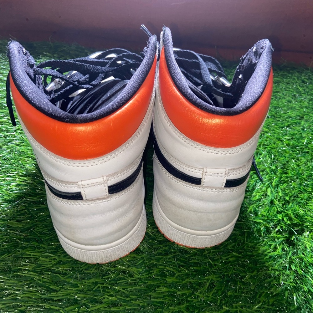 Jordan 1 Electro Orange - Picture 4 of 8